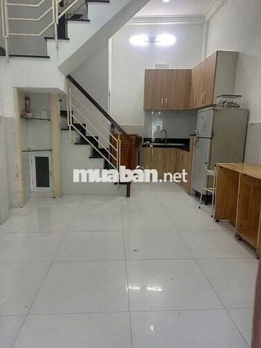 CHO THUÊ NHÀ LẠC LONG QUÂN ,P10,TÂN BÌNH, 2PN 2WC CHỈ 8 TRIỆU/THÁNG