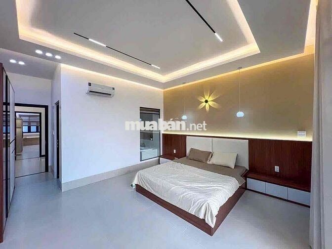 Nhà 2 lầu 4 phòng ngủ đường D14 Hồng Loan giá 5 tỷ 890 triệu