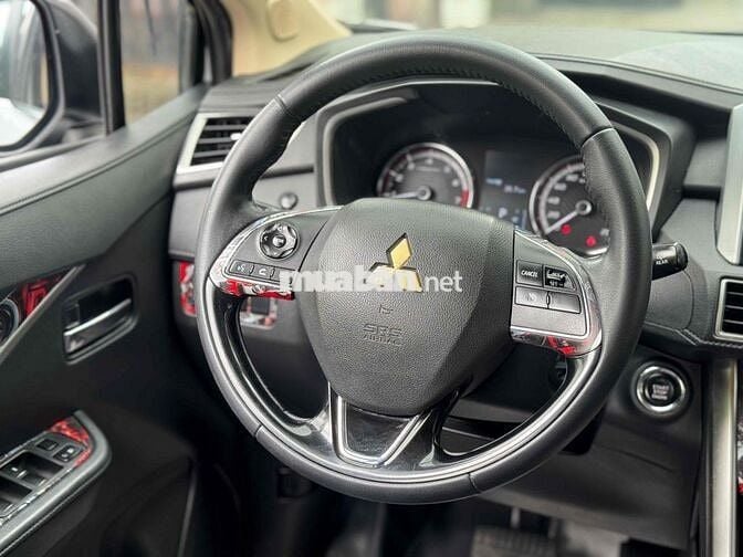Mitsubishi Xpander Premium 2020 Trắng 7 chỗ