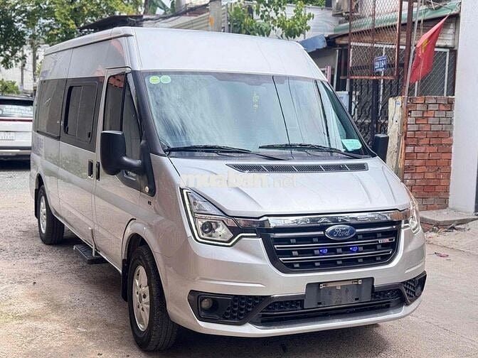 Ford Transit 2022 Bản Trung 16 chỗ Số sàn