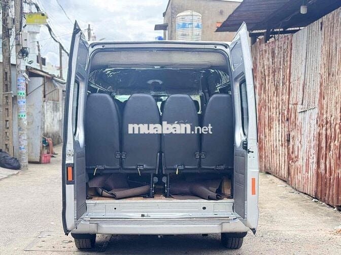 Ford Transit 2022 Bản Trung 16 chỗ Số sàn