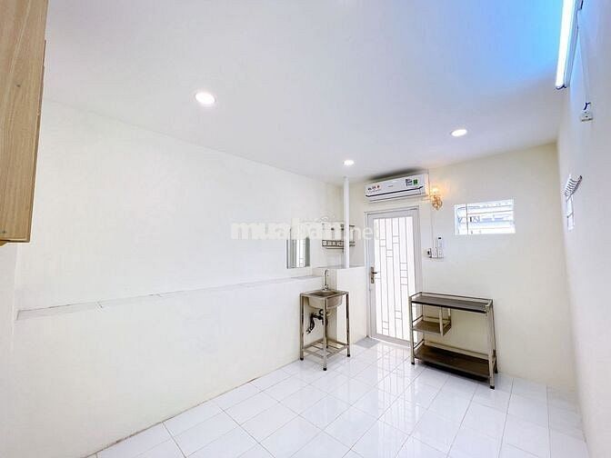PHÒNG TRỌ ĐÃ LẮP SẴN MÁY LẠNH MỚI GẦN NGÃ TƯ NƠ TRANG LONG & NGUYỄN XÍ