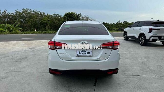 Toyota Vios E CVT 2023 Tự động vô cấp Trắng