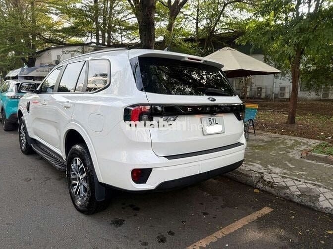 Ford Everest Ambient 2025 Trắng 42.000 km
