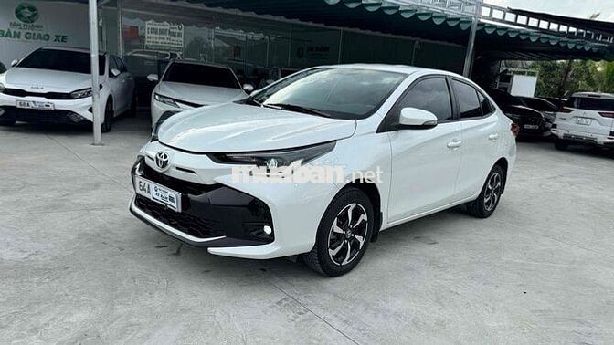Toyota Vios E CVT 2023 Tự động vô cấp Trắng