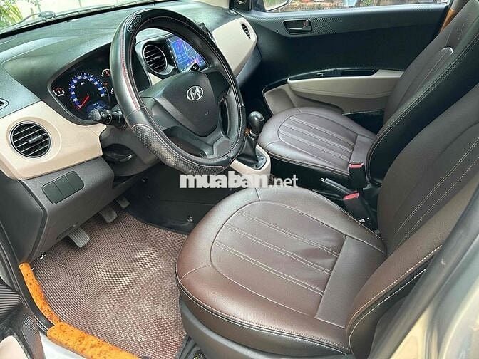Hyundai i10 Bạc Xăng