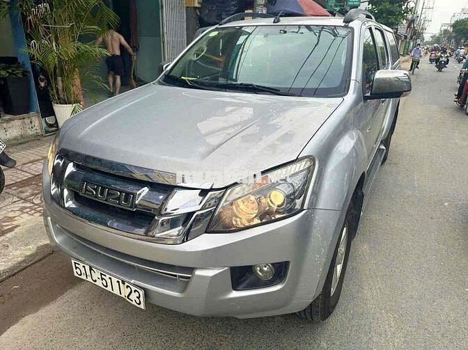 Isuzu D-Max Dầu Thái Lan xe rất đẹp nhận đỗi xe