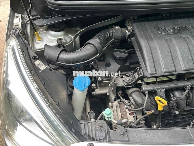 Hyundai i10 Bạc Xăng