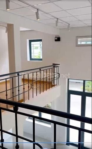 Bán hoặc cho thuê nhà đối diện công viên Bùi Thị Xuân, mặt tiền hiếm6m