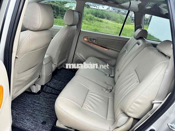 Toyota Innova 2015 Bạc Tự động 7 chỗ