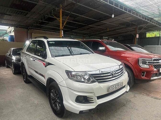 Toyota Fortuner TRD Trắng 7 chỗ