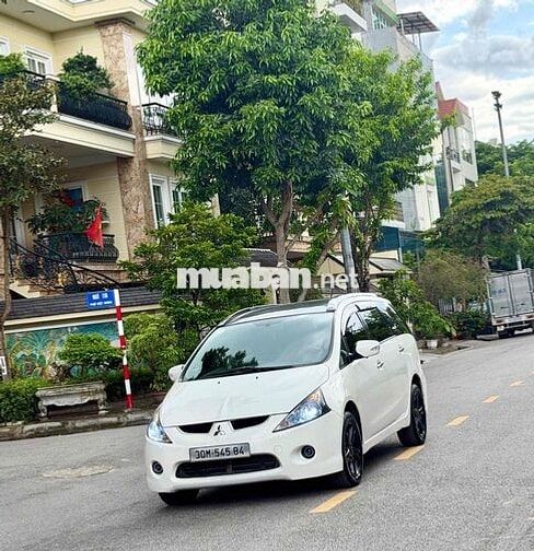 Mitsubishi Grandis 2.4 AT 2009 Trắng