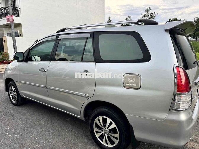Toyota Innova 2015 Bạc Tự động 7 chỗ