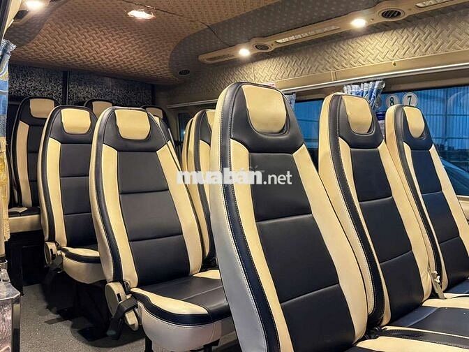 Ford Transit Xe khách 16 chỗ Bạc