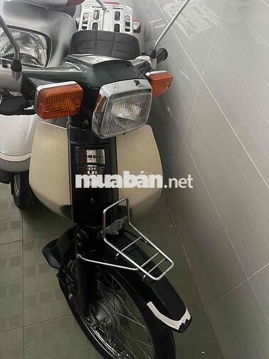 Honda Super Cub Cổ điển Đen, Kem