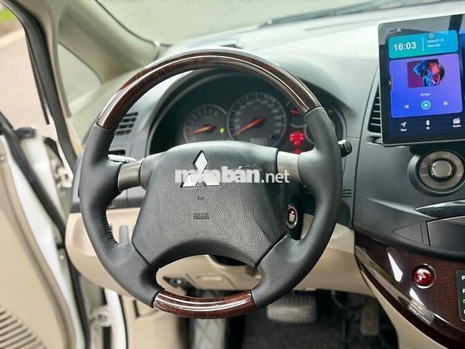Mitsubishi Grandis 2.4 AT 2009 Trắng