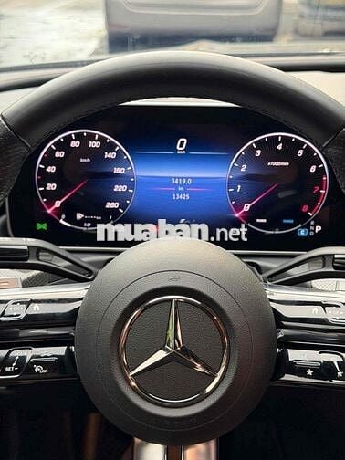 Mercedes-Benz C300 2022 Xanh Nâu 13.000km