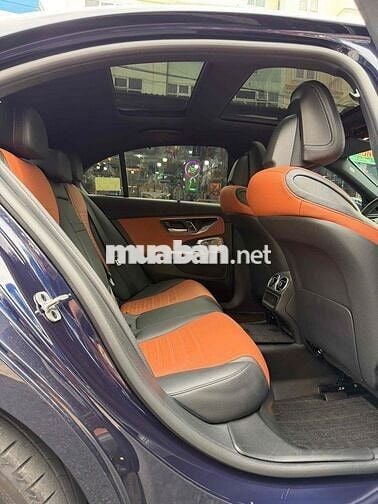 Mercedes-Benz C300 2022 Xanh Nâu 13.000km