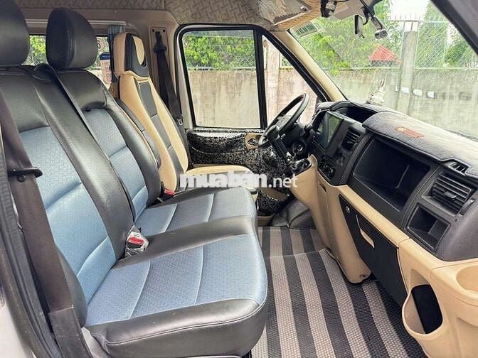 Ford Transit Xe khách 16 chỗ Bạc