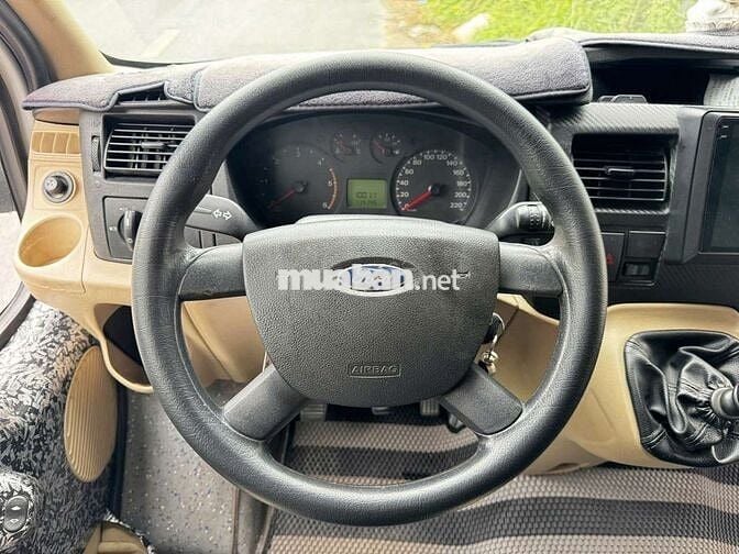 Ford Transit Xe khách 16 chỗ Bạc