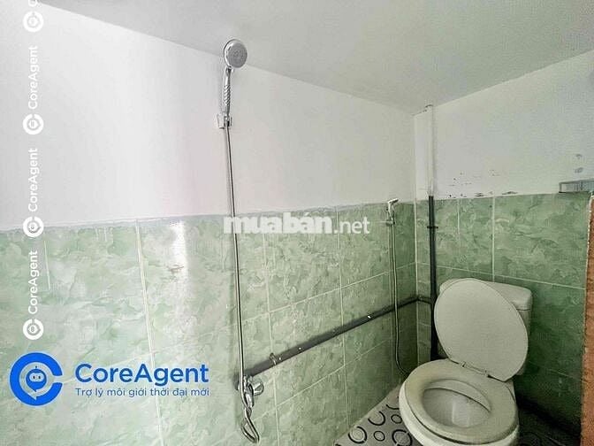 Ban Công Cửa Sổ Trời Ngay Lò Gốm Quận 6