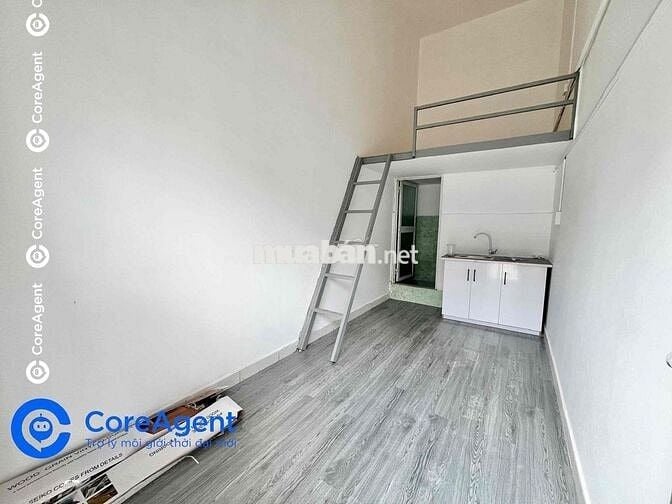 Ban Công Cửa Sổ Trời Ngay Lò Gốm Quận 6