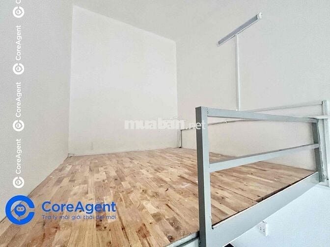 Ban Công Cửa Sổ Trời Ngay Lò Gốm Quận 6