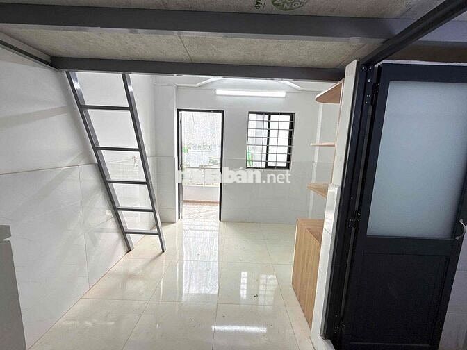 LÝ CHIÊU HOÀNG - Phòng mới - Duplex - Bancong - Thang máy
