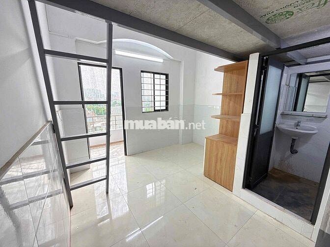 LÝ CHIÊU HOÀNG - Phòng mới - Duplex - Bancong - Thang máy