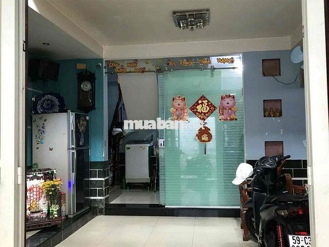 50m2 trung tâm quận 4 giá 3t95 còn thương lượng