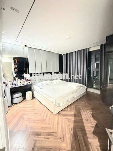 Bán CH CT2 183 Hoàng Văn Thái 80m², 3PN, Full nội thất, slot ô tô