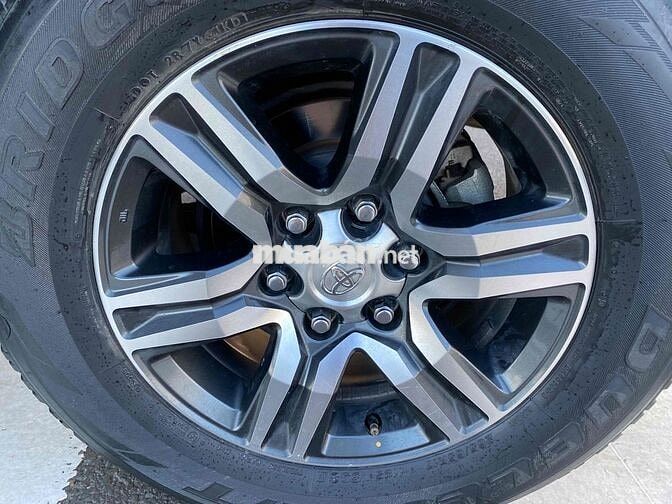Toyota Fortuner 2019 Dầu 52000 km Bạc