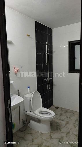 Chính chủ bán nhà 5 tầng phố Nhật Chiêu, gần Hồ Tây, 36m²,ô tô qua nhà