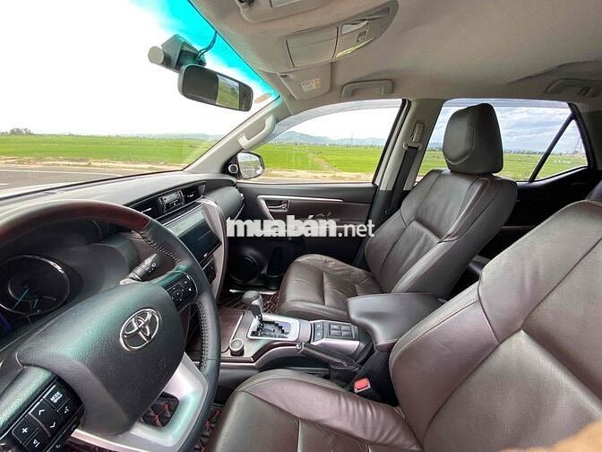 Toyota Fortuner 2020 Trắng 7 chỗ