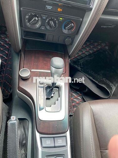 Toyota Fortuner 2020 Trắng 7 chỗ