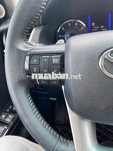 Toyota Fortuner 2020 Trắng 7 chỗ