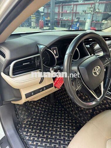 Toyota Camry 2024 Trắng 4 chỗ Xăng 7 vạn