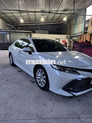 Toyota Camry 2024 Trắng 4 chỗ Xăng 7 vạn
