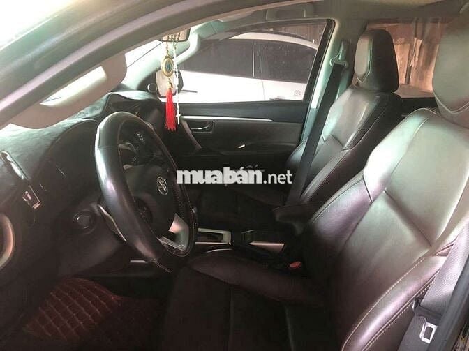 Toyota Fortuner 7 chỗ màu Đen