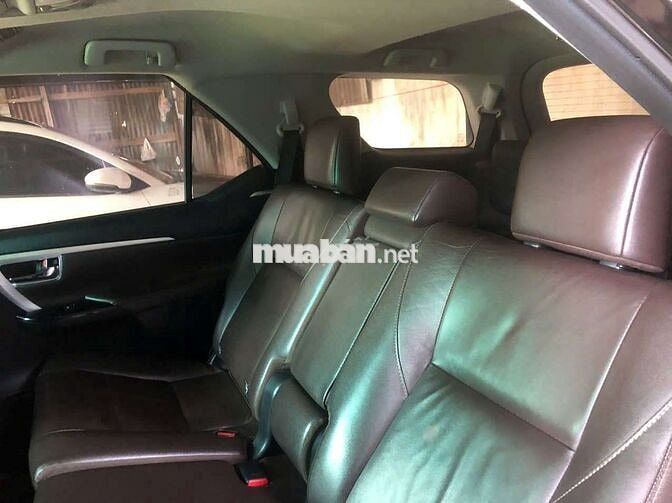 Toyota Fortuner 7 chỗ màu Đen