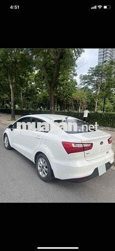 KIA RIO số sàn nhập khẩu mầu trắng