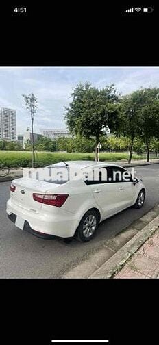 KIA RIO số sàn nhập khẩu mầu trắng