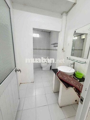 Nhà 2 phòng 2 máy lạnh hẻm đường 3/2