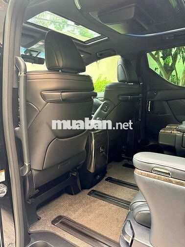 Toyota Alphard Executive Lounge