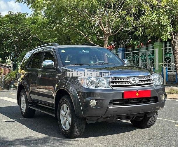Toyota Fortuner 2.7V 2009 Số tự động Xám