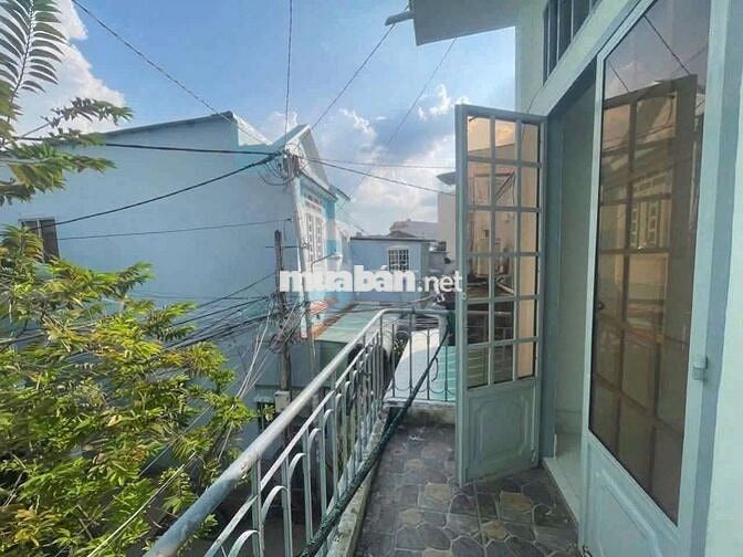 Cho thuê nhà 2 phòng ngủ hẻm Nguyễn Văn Cừ