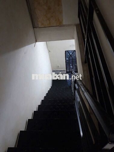 Chính chủ cho thuê phòng trọ 28m2 1 trệt 1 lầu có máy lạnh gần PMH
