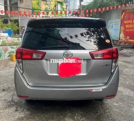 Toyota Innova Bạc Xe gia đình