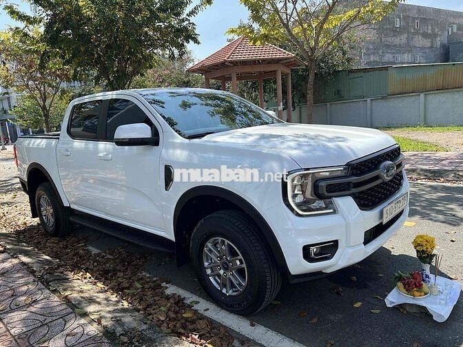 Ford Ranger XLS 2024 2 cầu biển số saigon