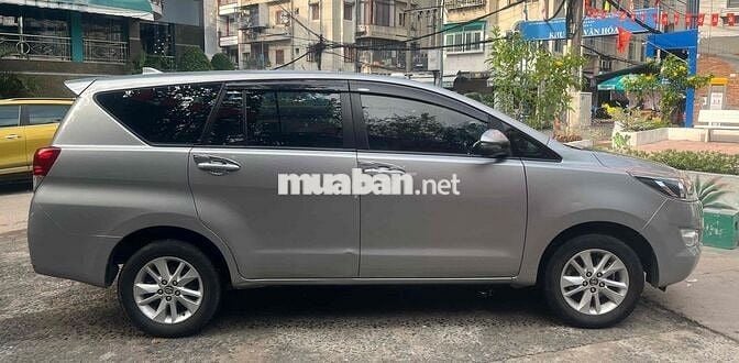 Toyota Innova Bạc Xe gia đình